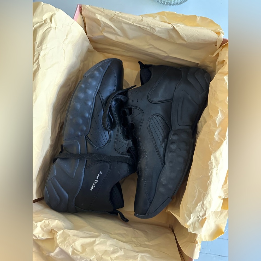 Acne Studios - men’s leather black Manhattan sneakers